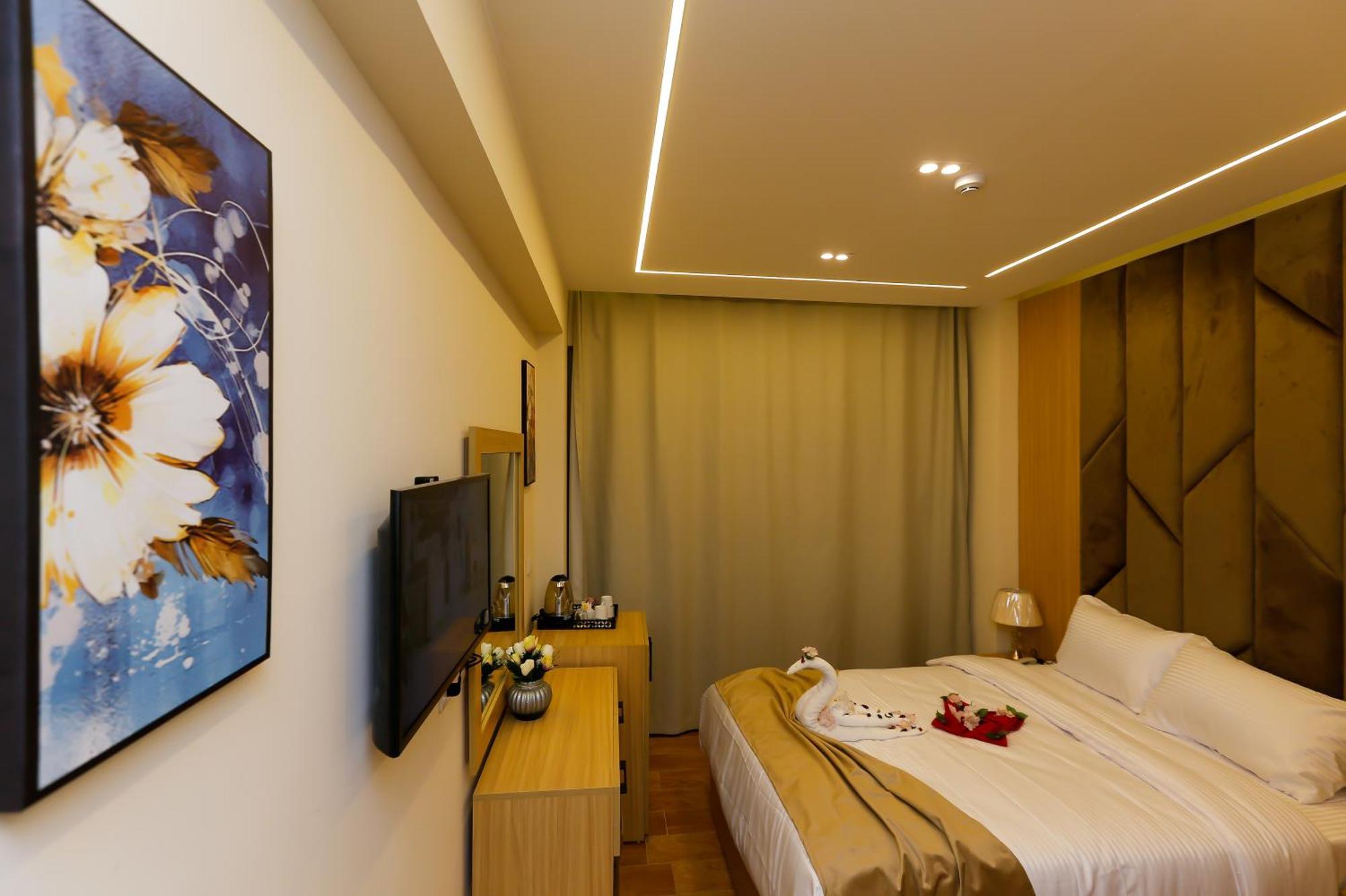 Rizk Pyramids View Hotel Kafrat al Jabal Bagian luar foto