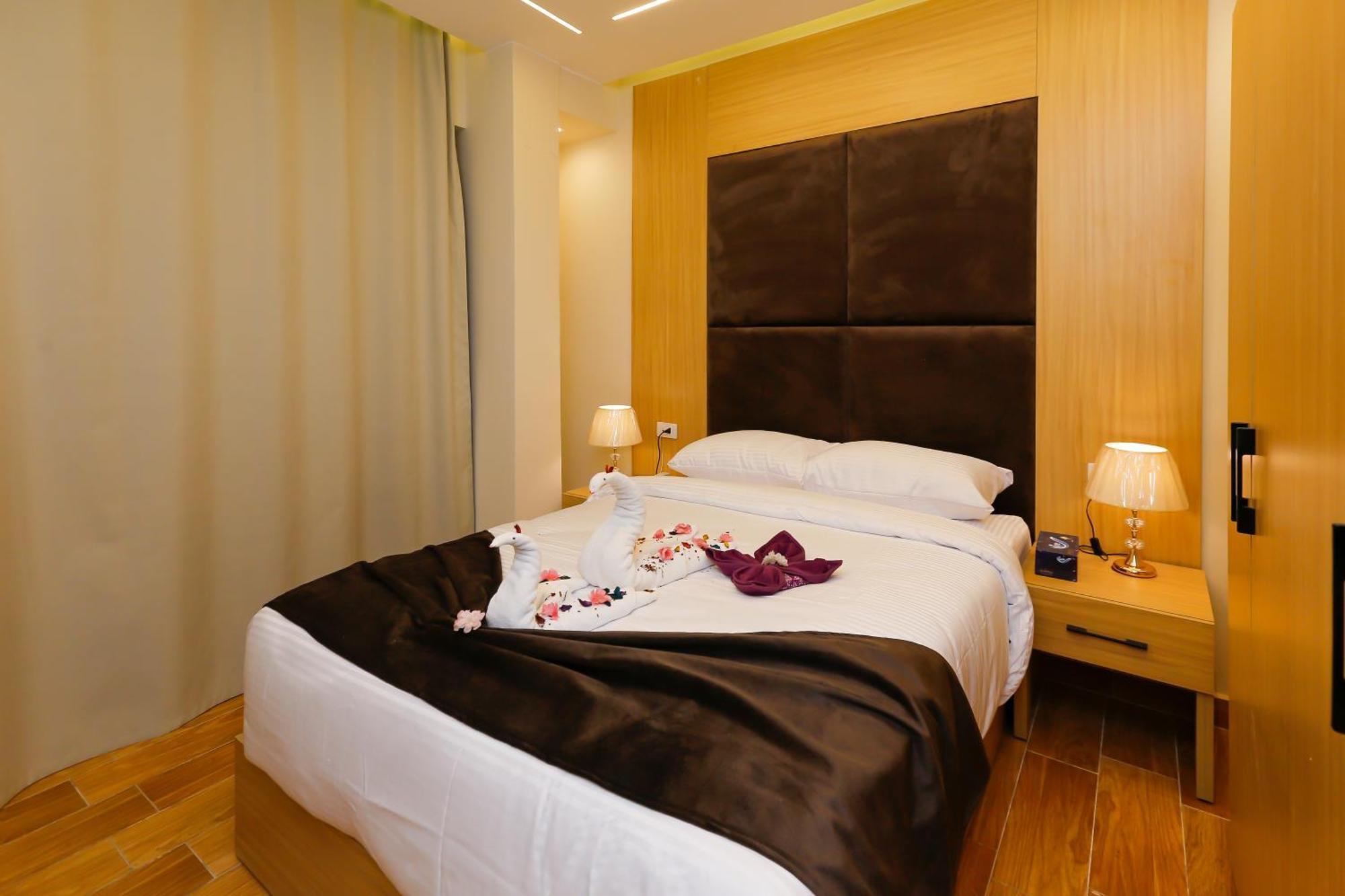 Rizk Pyramids View Hotel Kafrat al Jabal Bagian luar foto